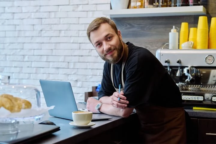 Welche Kosten sollten in gastronomischen Kalkulationen berücksichtigt werden?