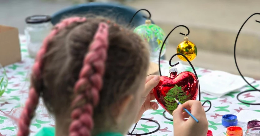 Painting a handmade decoration