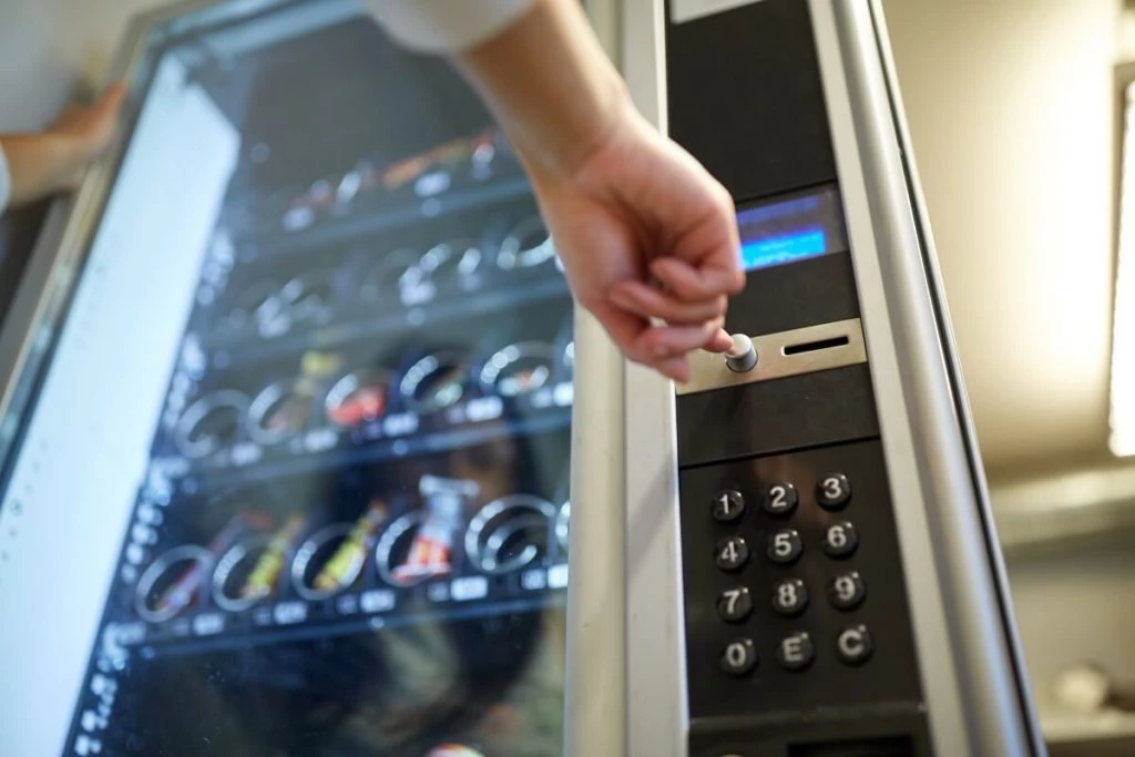 Pasos fundamentales para montar un negocio de máquinas expendedoras