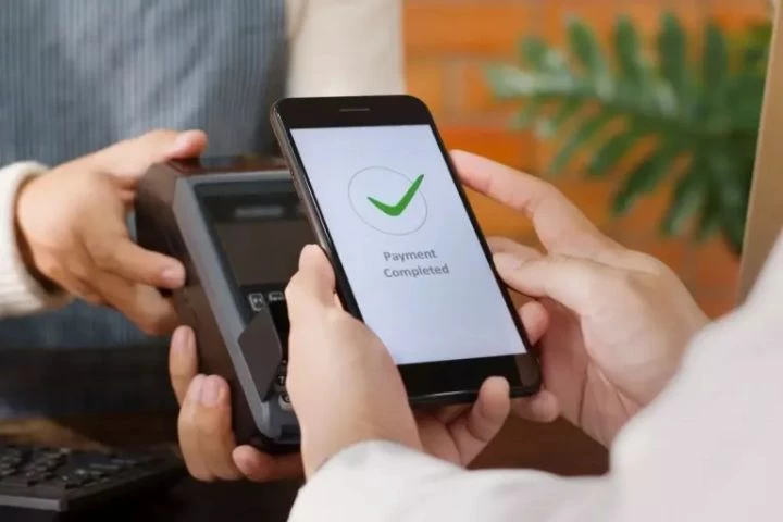 Téléphone paiement par portemonnaie électronique