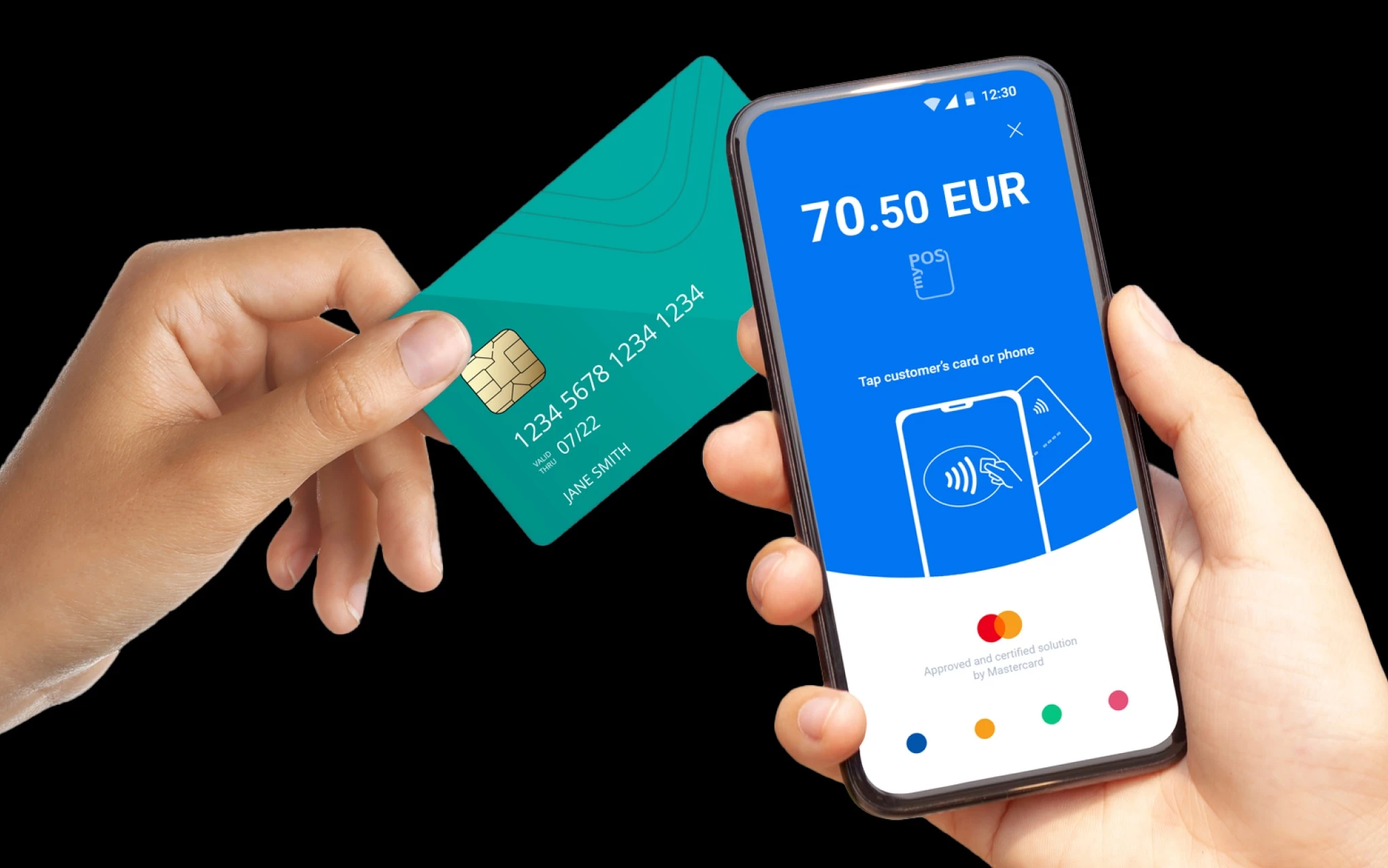 Cliente qui paye en sans contact avec son téléphone