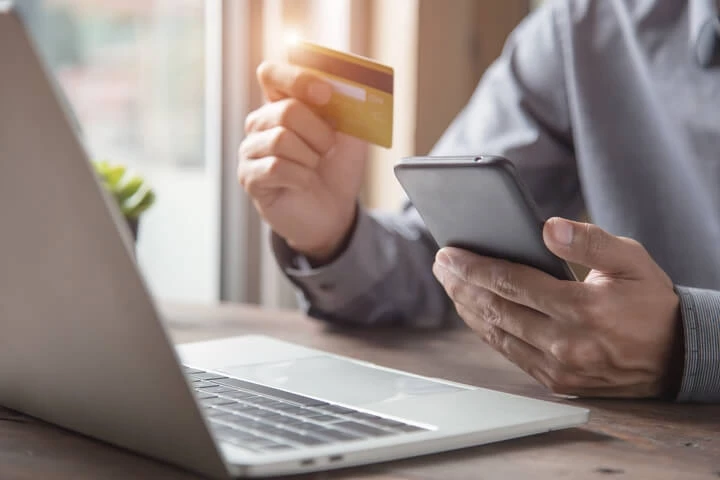 Comment fonctionne une carte bancaire 