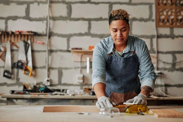 Quelles compétences et qualifications faut-il avoir dans les métiers de l'artisanat