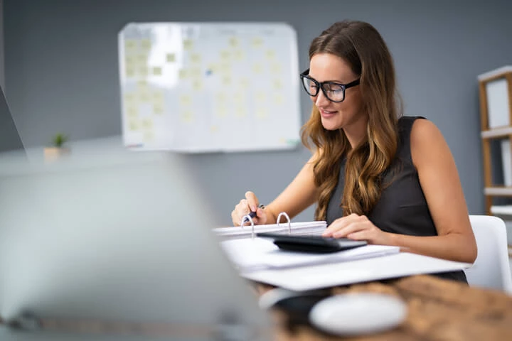 Quelles sont les obligations légales pour facturer à l’étranger depuis la France 