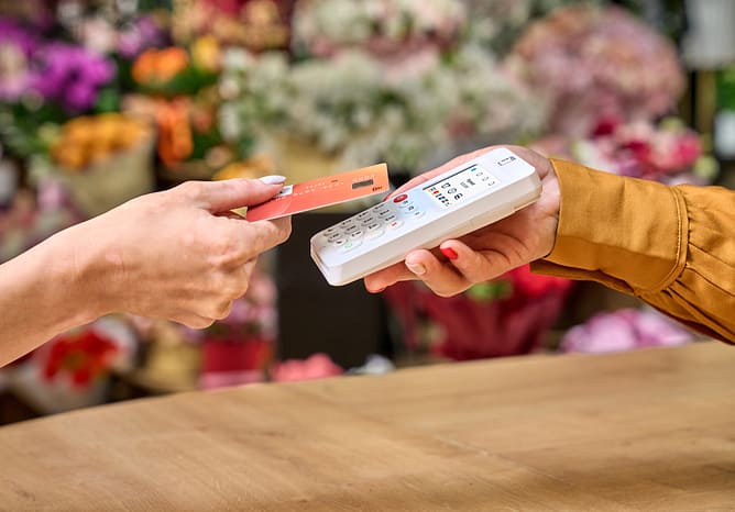 Portable card machine