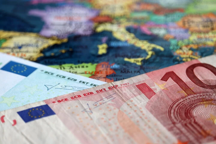 Legislazione sui pagamenti in contanti