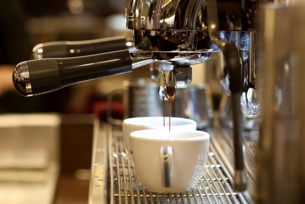 Aprire una caffetteria in franchising: Vantaggi e svantaggi?