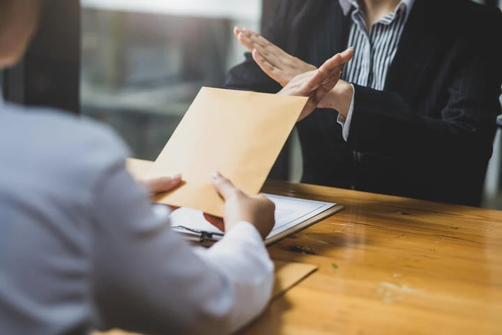 Politiche governative che favoriscono la riduzione dell'uso del contante